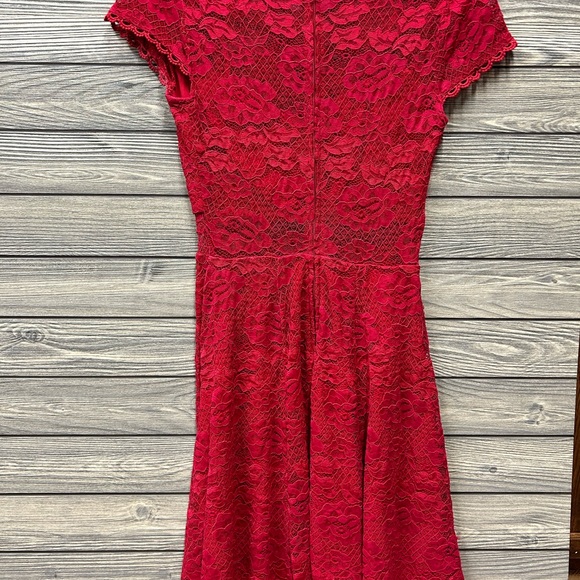 Jodi Kristopher Juniors Dress size 3, Beautiful Red Lace - Picture 5 of 5